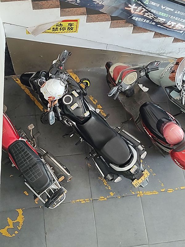 二手豪爵铃木骊驰 GW250