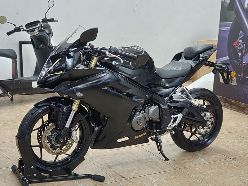 二手贝纳利龙卷风 Tornado 302R