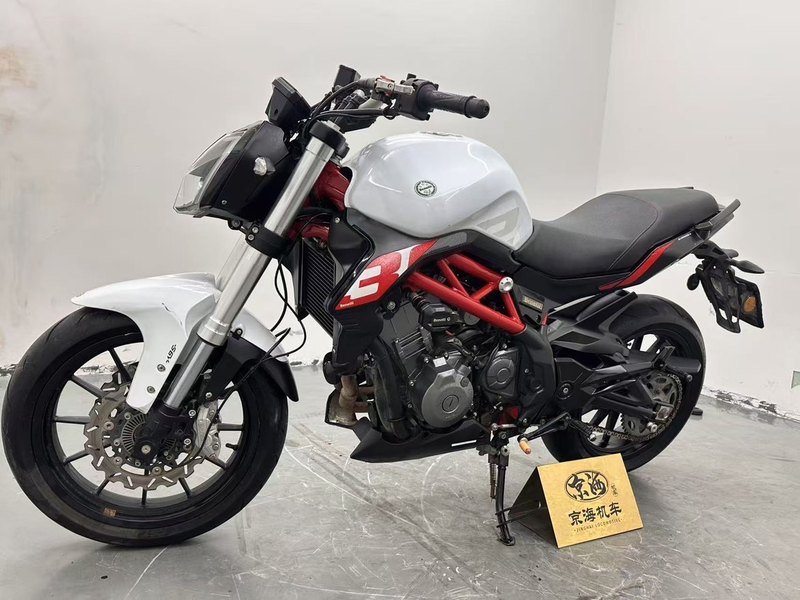 二手贝纳利蓝宝龙BJ300GS