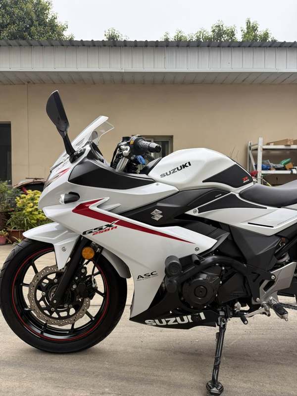 二手豪爵铃木GSX250R