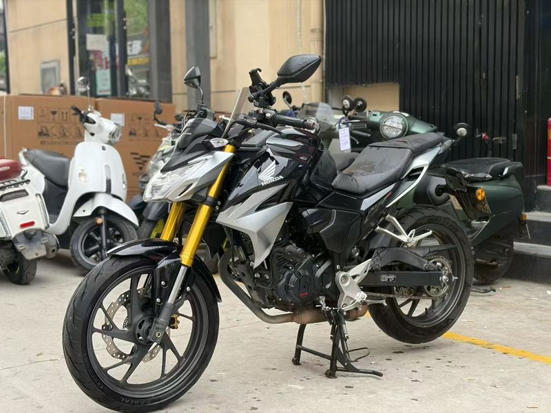 二手五羊本田CB190R 暴锋眼