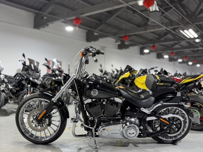 二手哈雷戴维森突破者 Breakout