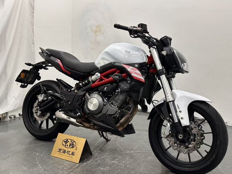 二手贝纳利蓝宝龙BJ300GS