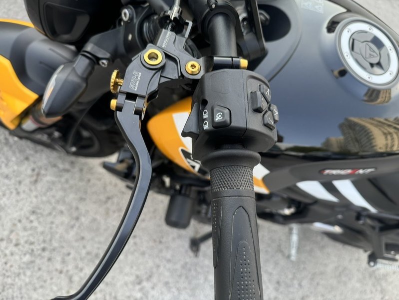 二手凯旋Trident 660