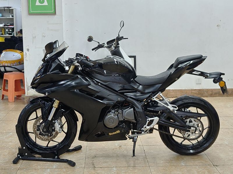 二手贝纳利龙卷风 Tornado 302R