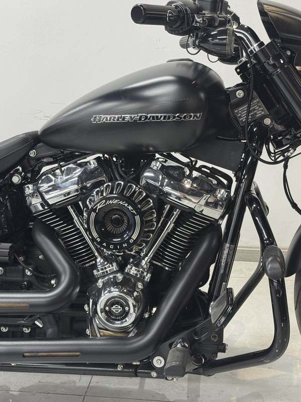 二手哈雷戴维森突破者 Breakout