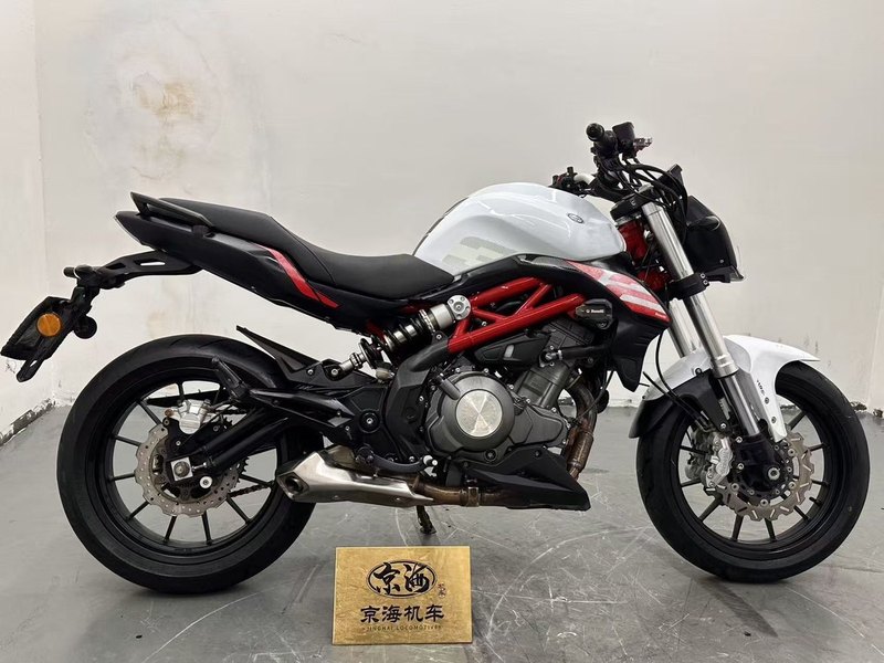 二手贝纳利蓝宝龙BJ300GS