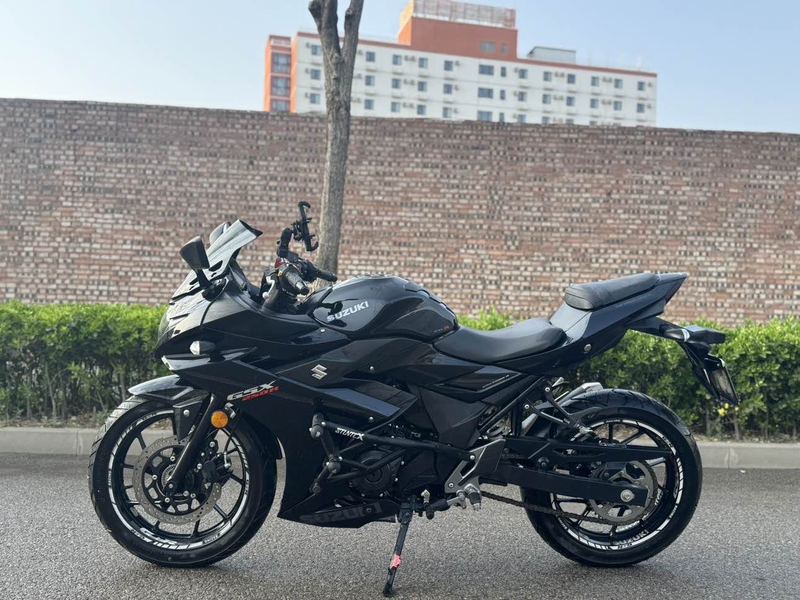 二手豪爵铃木GSX250R