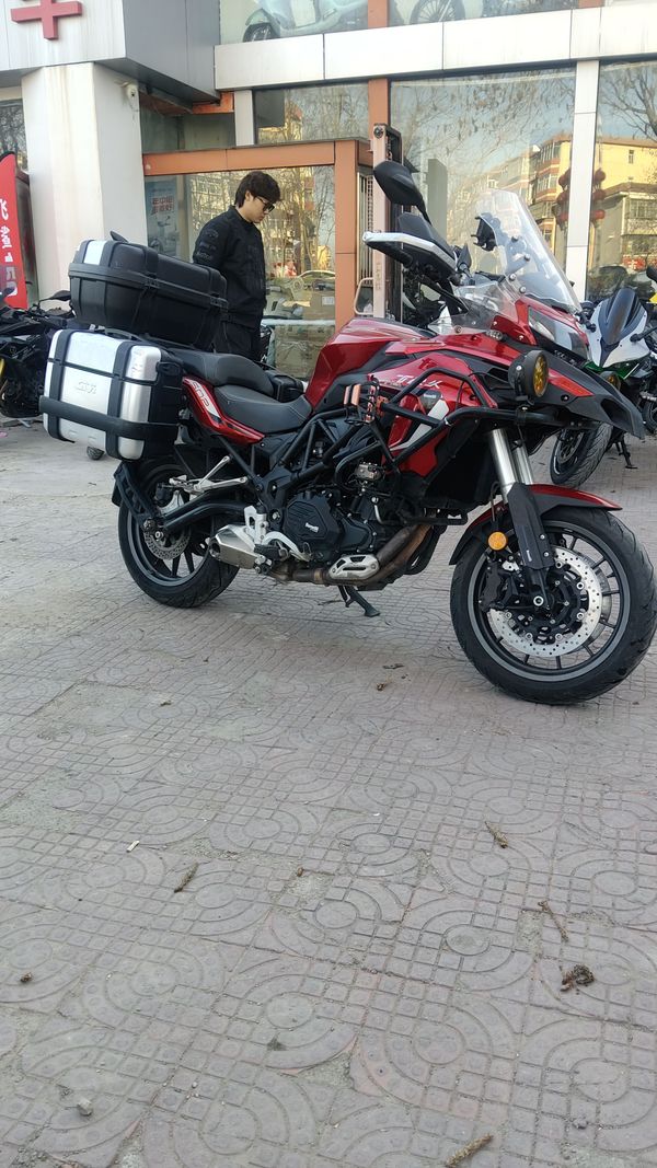 二手贝纳利金鹏 TRK502