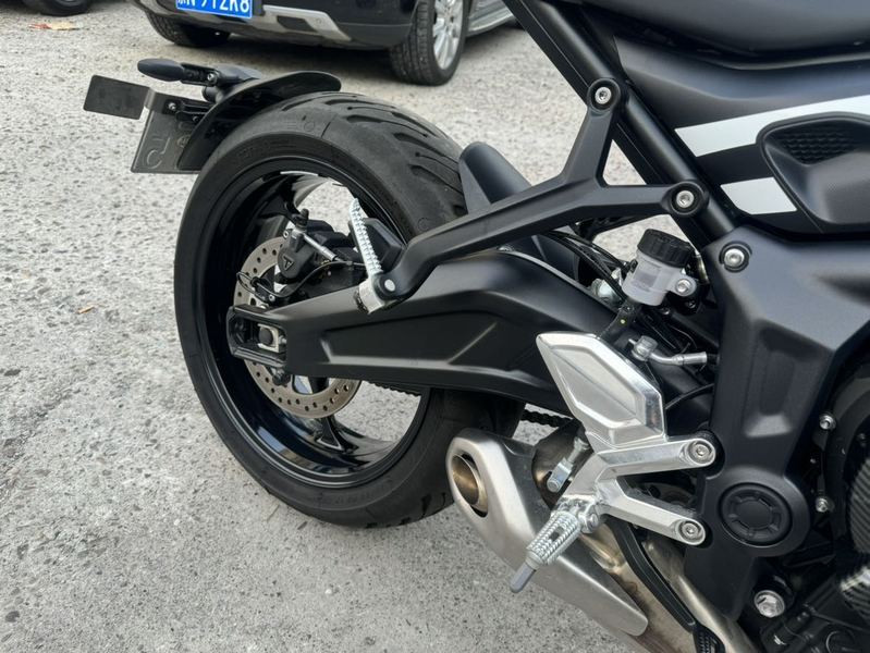 二手凯旋Trident 660