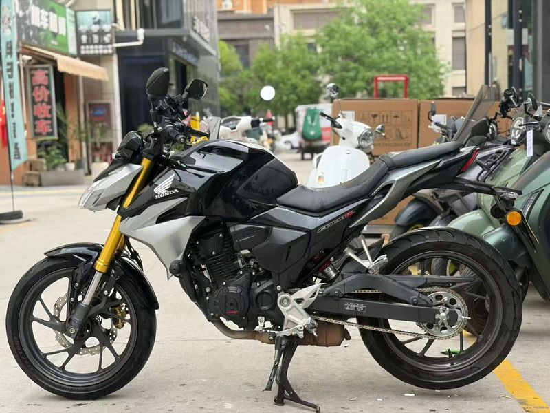 二手五羊本田CB190R 暴锋眼