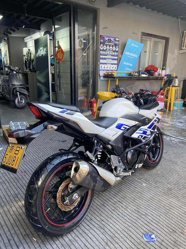 二手豪爵铃木GSX250R