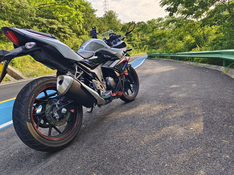 二手豪爵铃木GSX250R