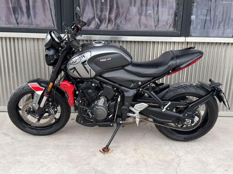 二手凯旋Trident 660