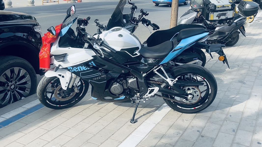 二手贝纳利龙卷风 Tornado 302R