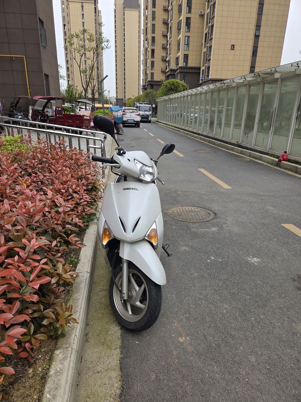 二手五羊本田SCR110 佳御