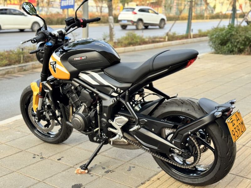 二手凯旋Trident 660