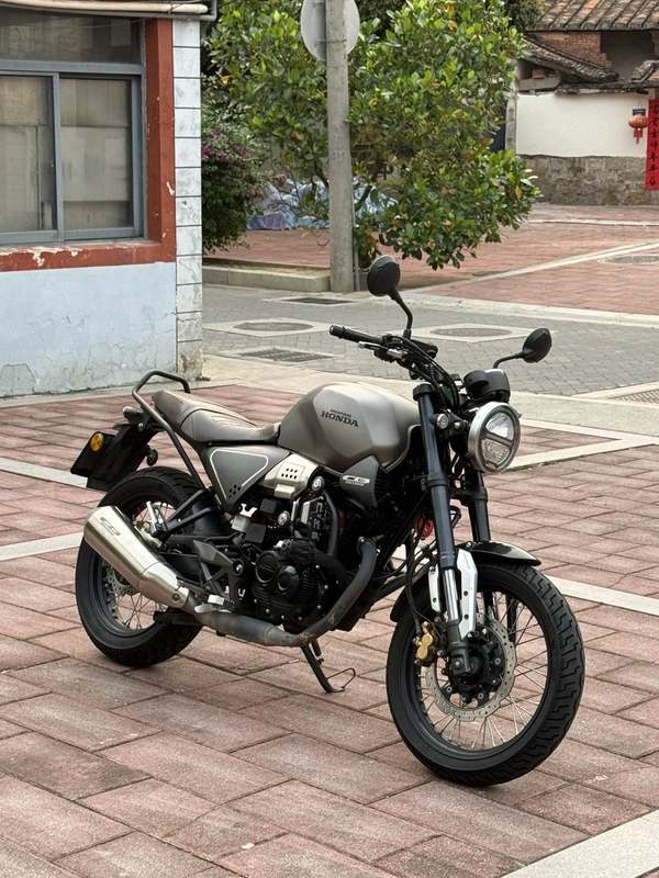 二手五羊本田鸷道 CB190SS