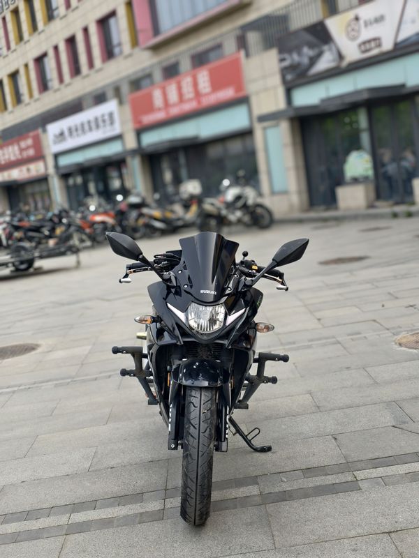 二手豪爵铃木GSX250R