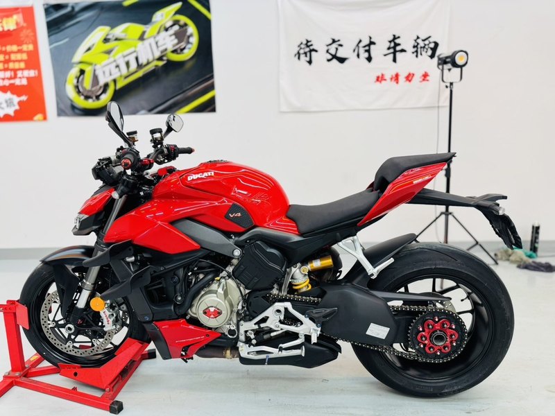 二手杜卡迪Street Fighter V4