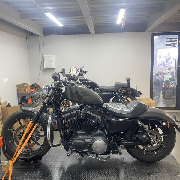 二手哈雷戴维森Iron883 硬汉