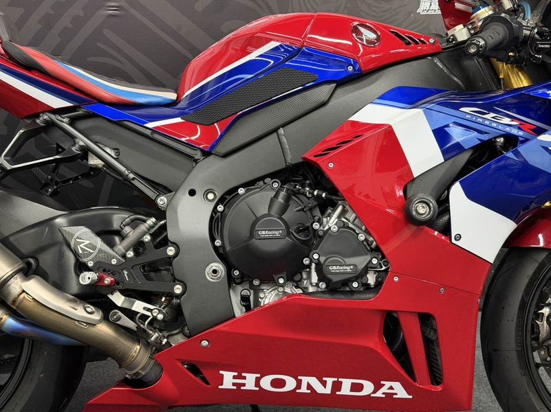二手本田CBR 1000 RR-R