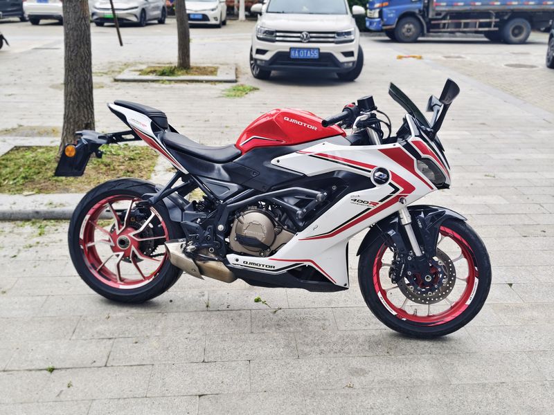 二手QJMOTOR赛400