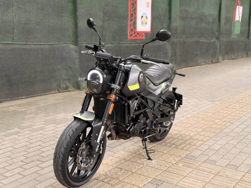 二手贝纳利幼狮 Leoncino 250