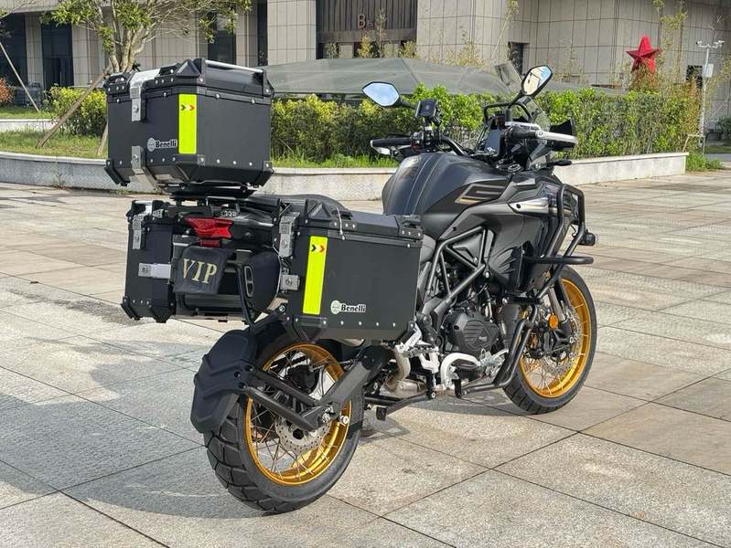 二手贝纳利TRK552