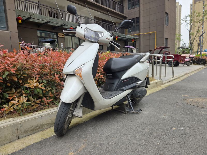 二手五羊本田SCR110 佳御