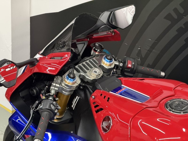 二手本田CBR 1000 RR-R
