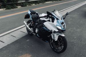 二手贝纳利龙卷风 Tornado 302R