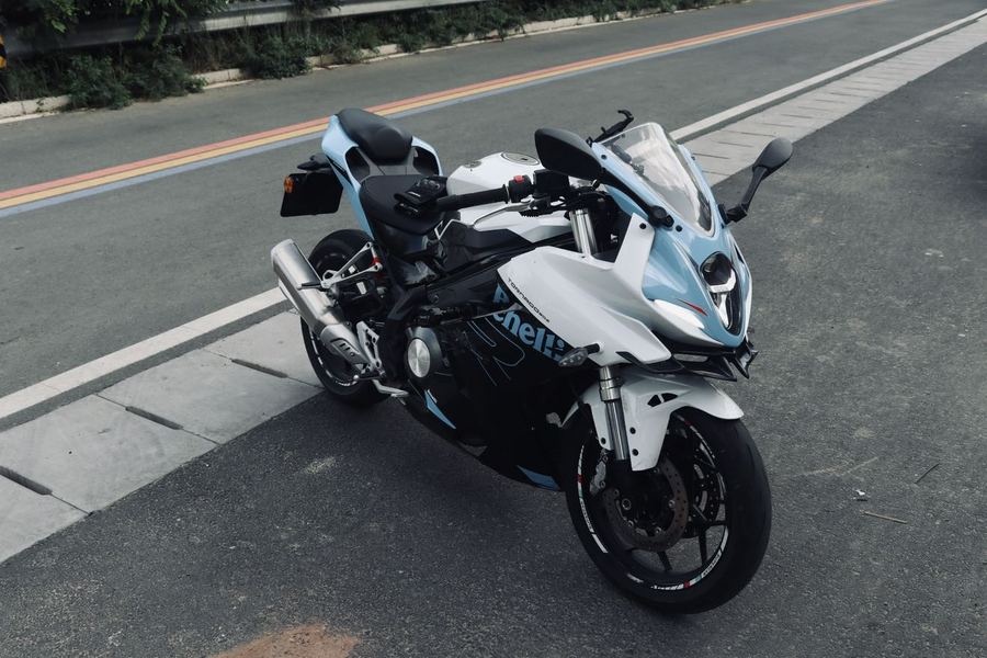 二手贝纳利龙卷风 Tornado 302R