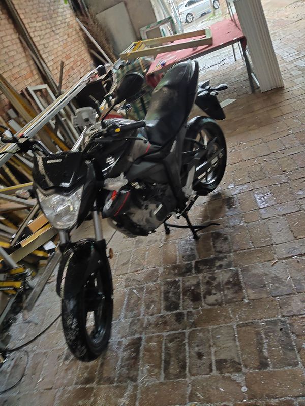 二手济南铃木极客飒 Gixxer 155 NK