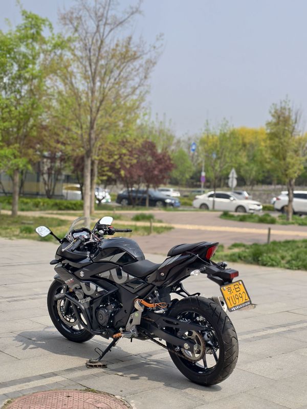 二手豪爵铃木GSX250R