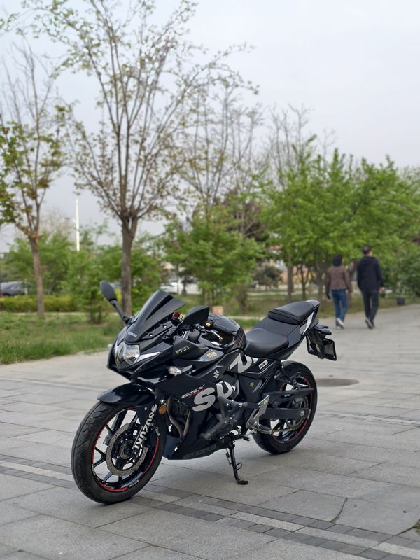 二手豪爵铃木GSX250R