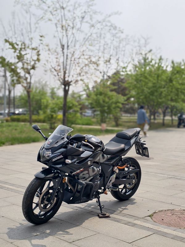 二手豪爵铃木GSX250R