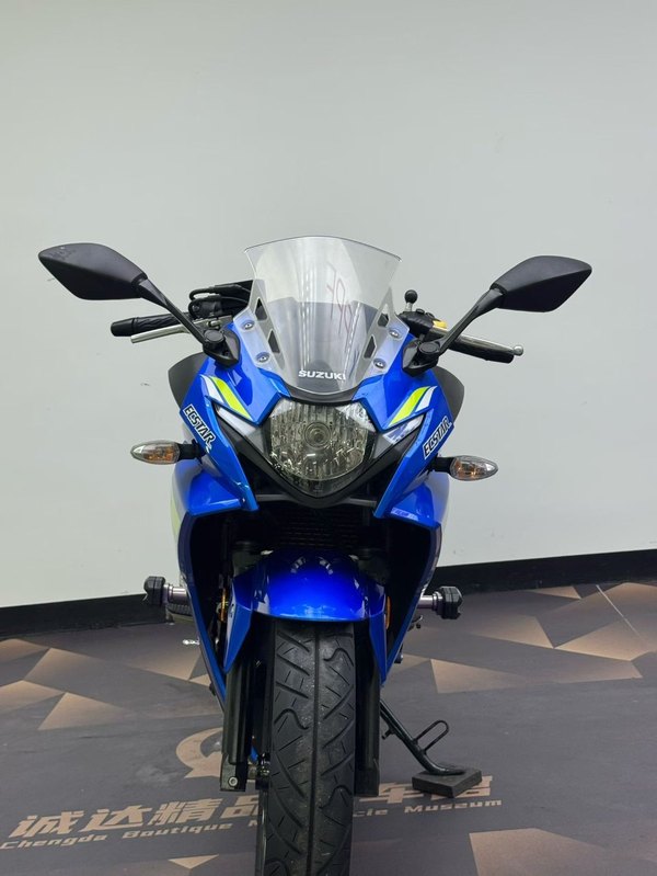 二手豪爵铃木GSX250R