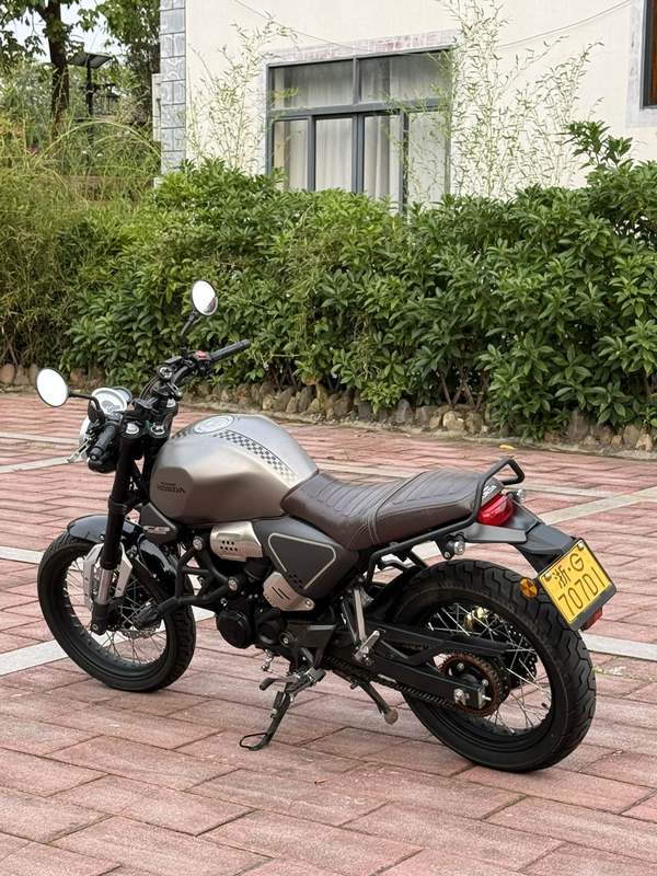 二手五羊本田鸷道 CB190SS