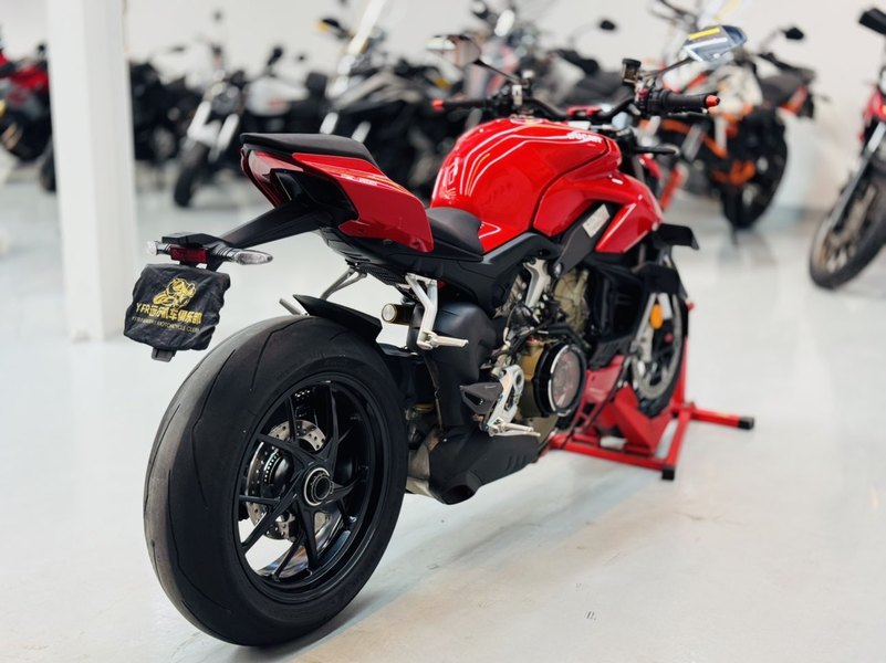 二手杜卡迪Street Fighter V4