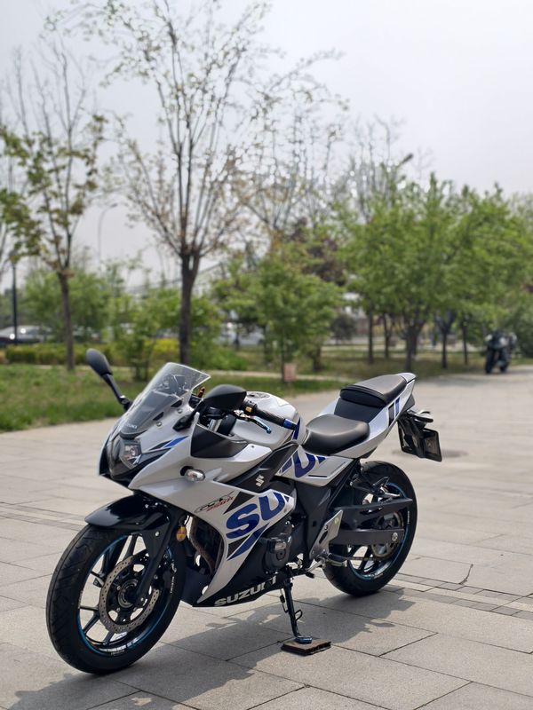 二手豪爵铃木GSX250R