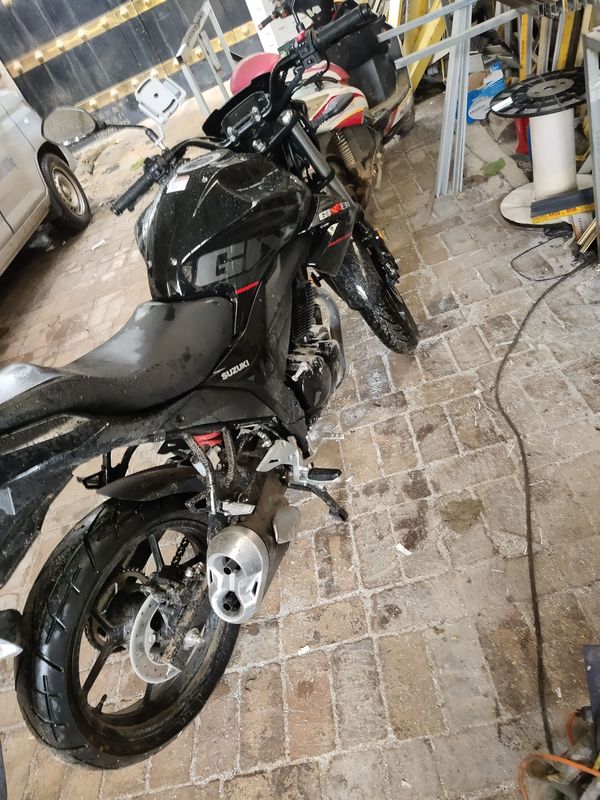 二手济南铃木极客飒 Gixxer 155 NK