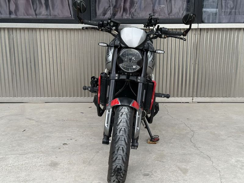 二手凯旋Trident 660