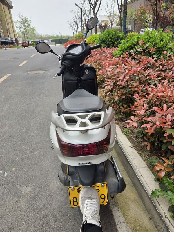 二手五羊本田SCR110 佳御