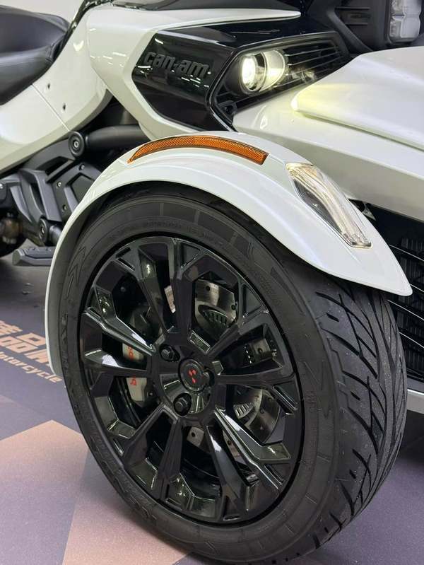 二手庞巴迪Spyder F3 