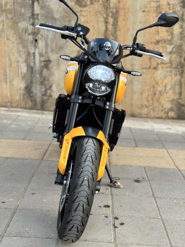 二手凯旋Trident 660