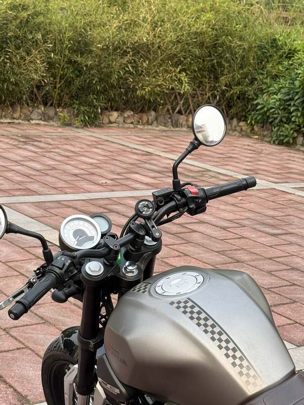 二手五羊本田鸷道 CB190SS