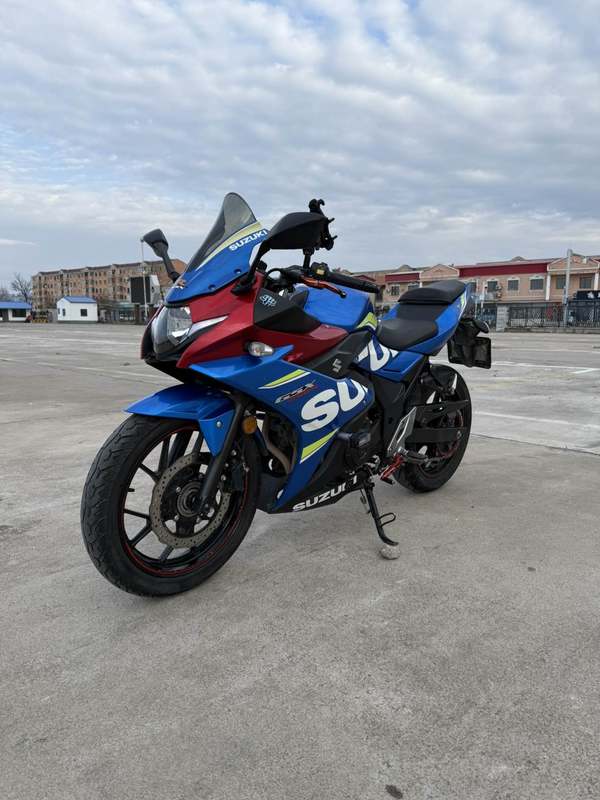 二手豪爵铃木GSX250R