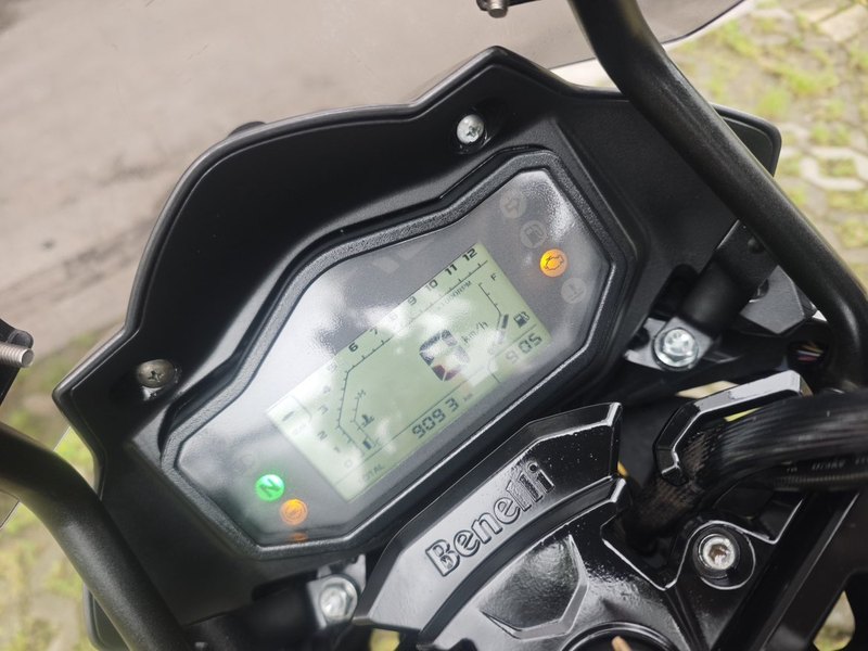 二手贝纳利金鹏 TRK251