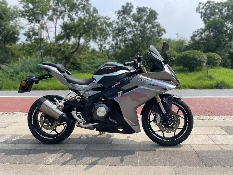 二手贝纳利龙卷风 Tornado 302R